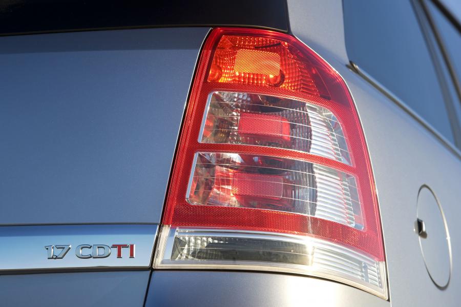  Opel Zafira 2008 года  (фото 40 из 72)